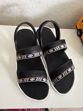 Black Patterned Strap Women's Sandals
